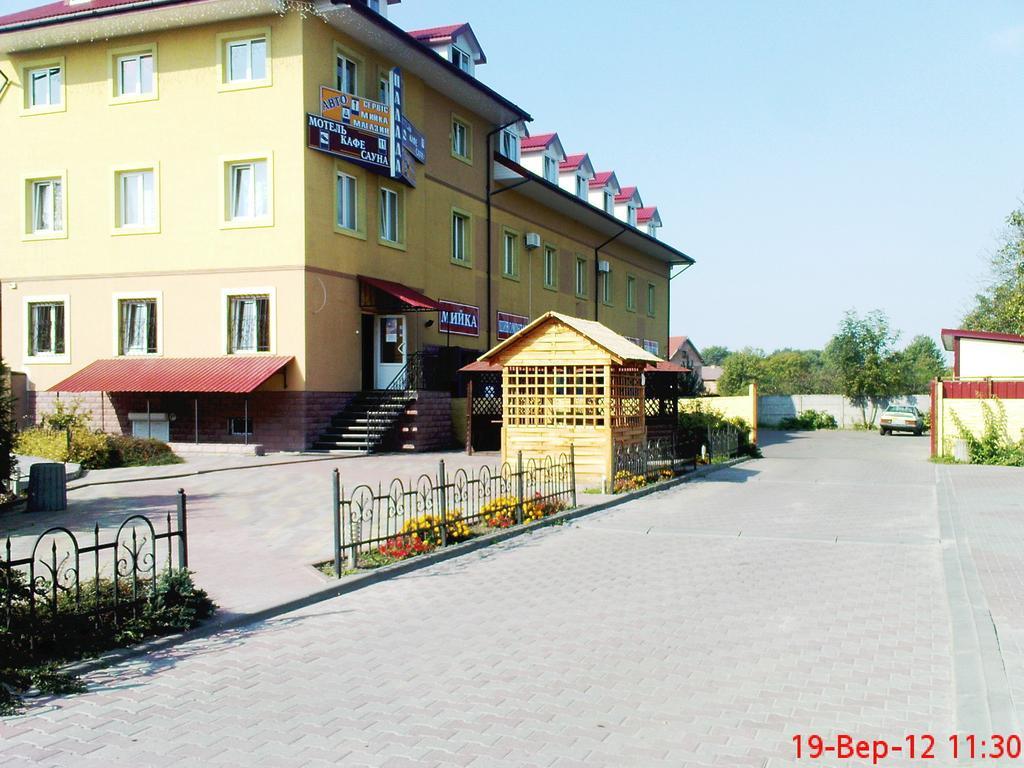 Pallada Motel Pasiky-Zubryts'ki Extérieur photo